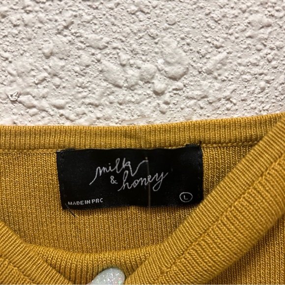 Milk and Honey Mustard Puff Sleeve Sweater Blouse Large - Picture 4 of 8